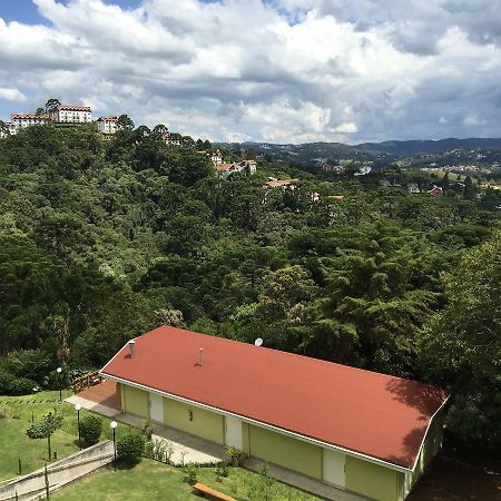Apartamento Yy Hiver Campos do Jordão Esterno foto